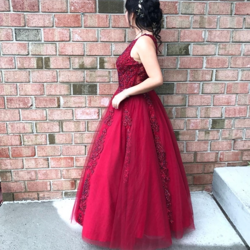 Prom red dress